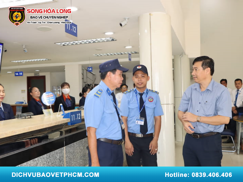 Lương bảo vệ ngân hàng Sacombank